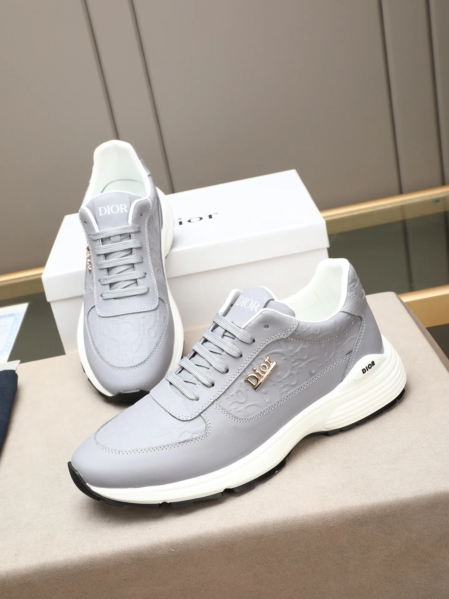 🆕🆕🆕Men's Shoes💰P460 Dior's avant-garde and versatile fashionable men's shoes are privately modeled, calfskin embossed, fashionable, simple, stylish, more eye-catching and more classy. It will subvert the old idea and be a must-have for fashionistas who want to spend time with you! Must keep it for yourself! High-end comfort and low-end, high-end quality workmanship. Code number: 38-44 (45 customized) 3 colors for your choice [kiss][kiss][kiss]